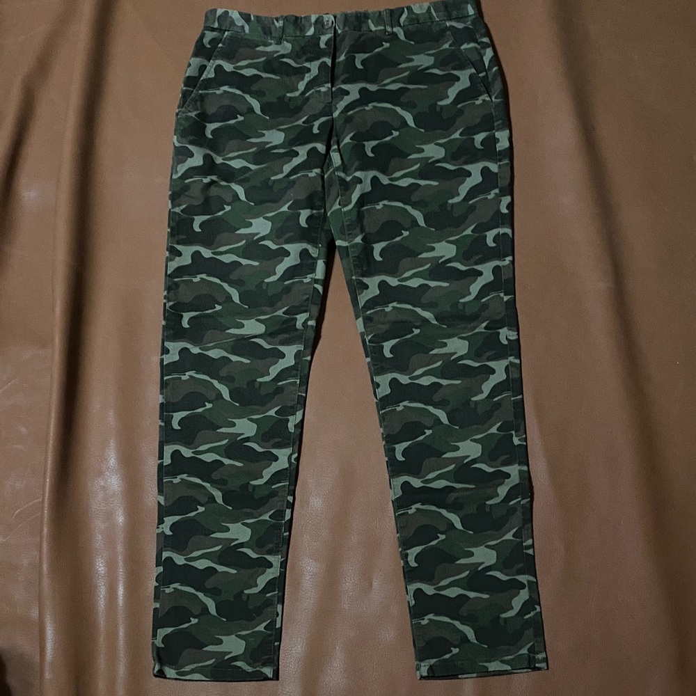 GAP Women's Green Camouflage Straight Leg Pants